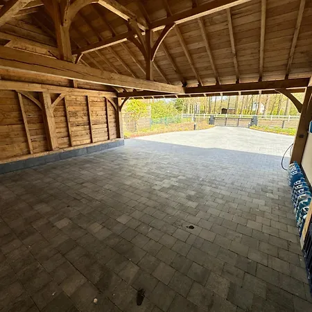 Magnifique En Bois Avec Piscine Et Jacuzzi * Court-Saint-Étienne