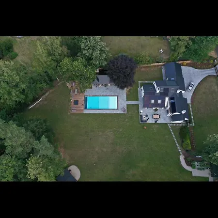 샬레 Magnifique En Bois Avec Piscine Et Jacuzzi