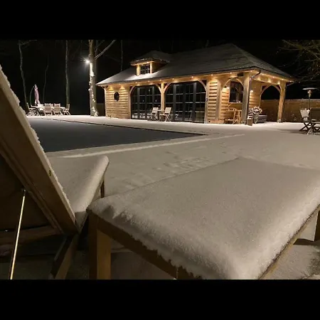 Chalet Magnifique En Bois Avec Piscine Et Jacuzzi *