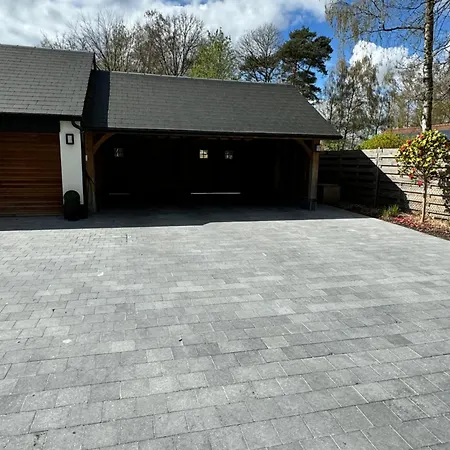 Magnifique En Bois Avec Piscine Et Jacuzzi シャレー