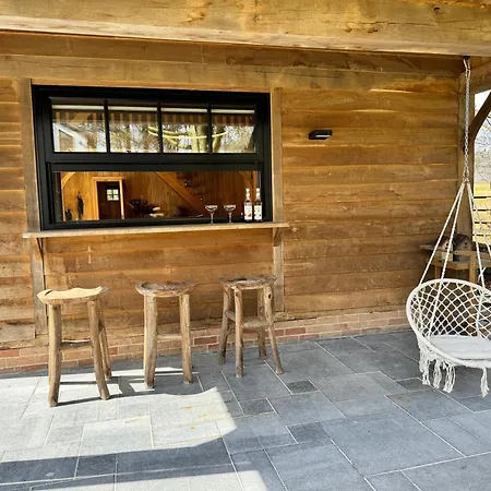 Magnifique En Bois Avec Piscine Et Jacuzzi 샬레 Court-Saint-Etienne