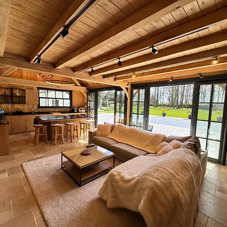 Magnifique En Bois Avec Piscine Et Jacuzzi * Court-Saint-Etienne