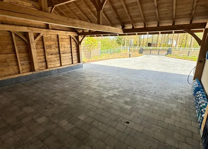 Magnifique En Bois Avec Piscine Et Jacuzzi * Court-Saint-Etienne