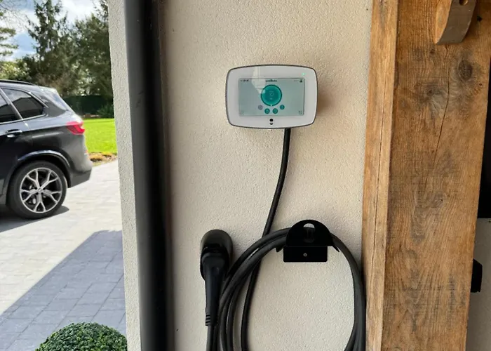 Magnifique En Bois Avec Piscine Et Jacuzzi Chalet *