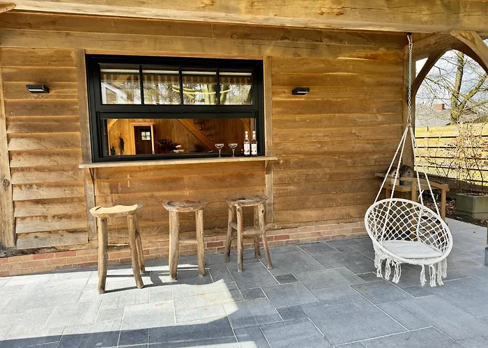 Magnifique En Bois Avec Piscine Et Jacuzzi Chalet Court-Saint-Etienne